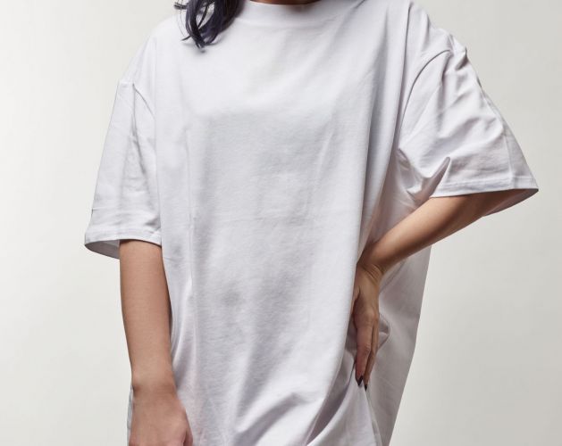 Come abbinare una t-shirt oversize