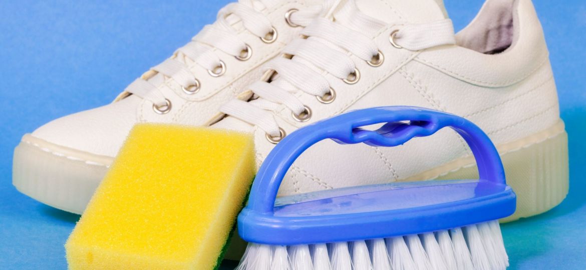 Come pulire le sneakers bianche