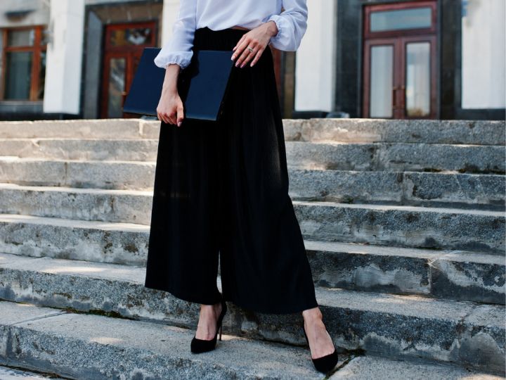 Pantaloni a palazzo con tacchi outlet